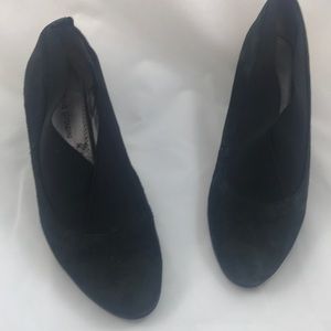 Adrienne Vittadini black suede wedge heel shoes